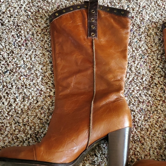 🤎KENNETH COLE🤎tall, brown leather boots - Picture 3 of 16